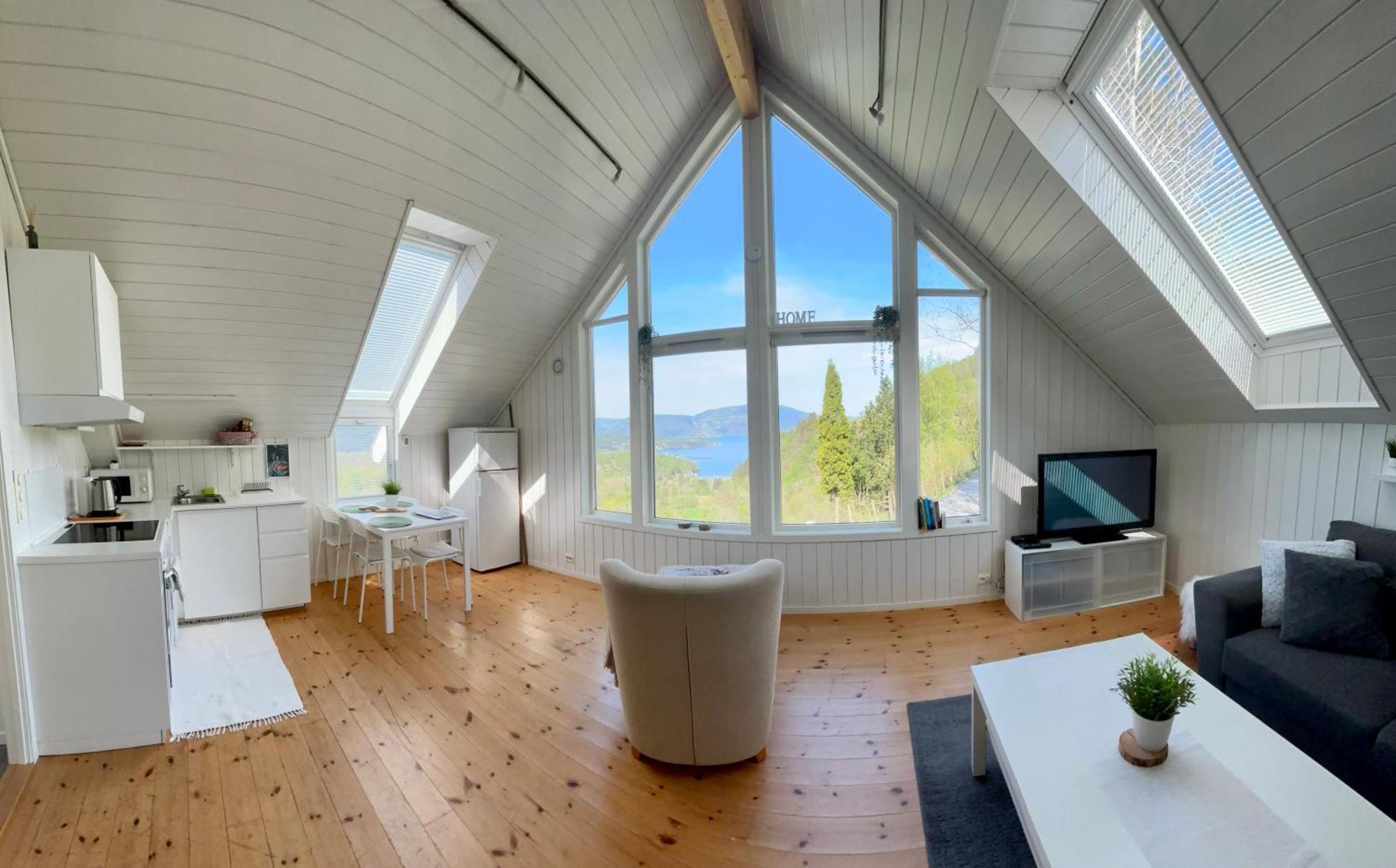 Fjord Road Apartment Hjelmeland Bagian luar foto