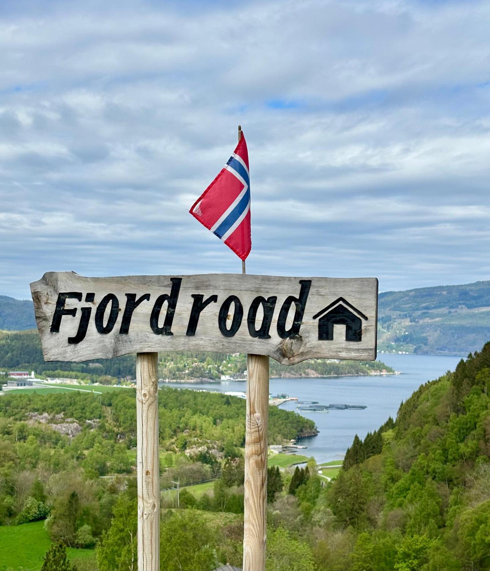 Fjord Road Apartment Hjelmeland Bagian luar foto